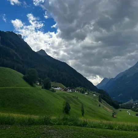 Group In Stubaital With Storage